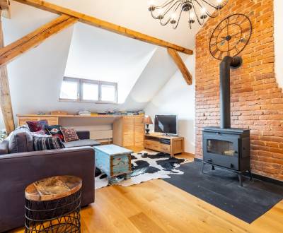 STARÉ MESTO-LETNÁ,veľký podkrovný,3-izbový byt 102 m²