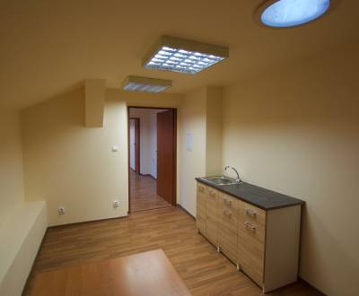Kancelárske priestory - 6 miestností - 73 m2 - Košice