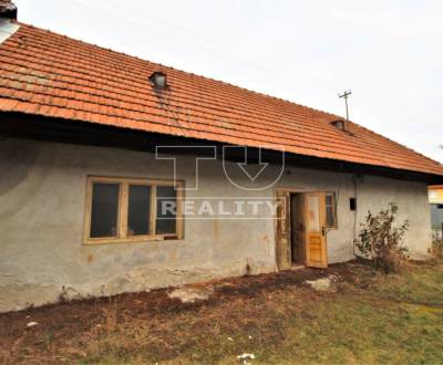 Na predaj starší dom na krásnom pozemku JELŠOVCE okr. Nitra 1370 m2.