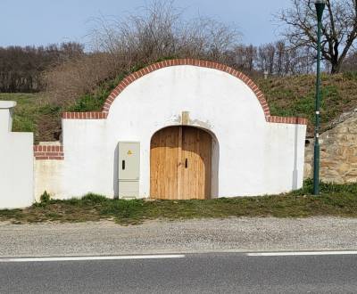 Vínna pivnica na predaj v obci Prellenkirchen s pozemkom 160 m2