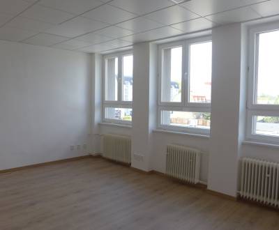 Na prenájom kancelársky priestor o ploche 277 m2 s kuchynkou a WC