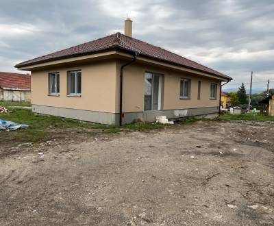 Exkluzívna ponuka: Priestranný 4-izbový rodinný dom v Bretejovciach 