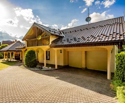 Krásny 7-izbový RD, 328 m² + 1389 m² pozemok, Trebostovo, okres Martin