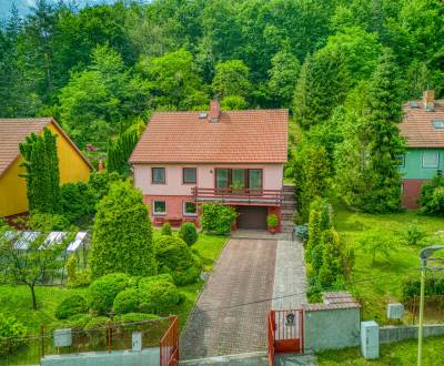Atraktívny rodinný dom v malebnej prírode na predaj, Bzenov pri Prešov