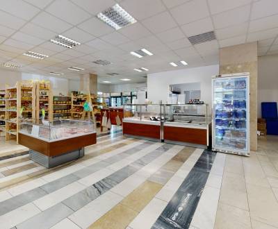 Na PRENÁJOM obchodný priestor priamo v centre mesta Pezinok