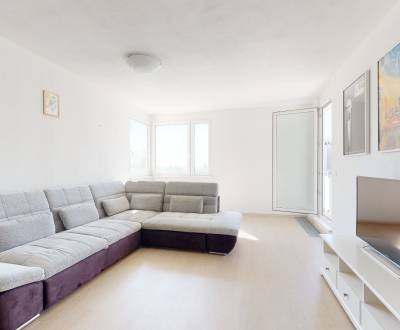 Príjemný a svetlý veľkometrážny 2-izbový byt v rezidencii Kaskády 