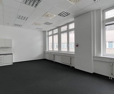 Prenájom menších kancelárií v centre, Lazaretská ul., 2x 62 m2