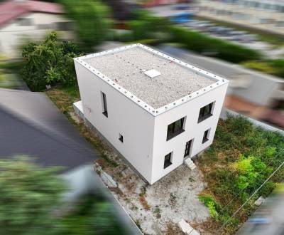 Exkluzívne na predaj novostavba rodinného domu v centre mesta Šamorín