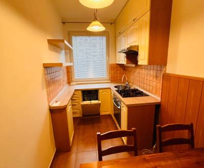 Prenájom 3 izb. bytu s balkónom v NZ