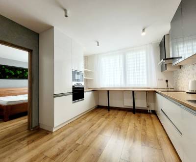 NA PRENÁJOM EXKLUZÍVNY 3i BYT S NÁDHERNÝM VÝHĽADOM v Michalovciach