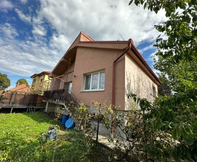 NOVÁ CENA! ZREKONŠTRUOVANÝ 4 IZBOVÝ, PODPIVNIČENÝ RODINNÝ DOM, BENE
