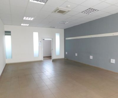 Kancelária 40 m2 v širšom centre Zvolena  na PRENÁJOM