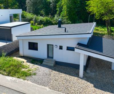 Dokončený rodinný dom v Novej Dubnici - Medové Lúky, pozemok 468 m2