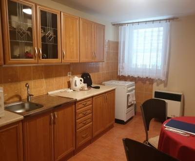 PREDANÉ: Rodinný dom s terasou - Moča, EXKLUZÍVNE !