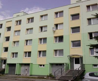 HĽADÁM: 4-izbový byt s balkónom, cca 90 m2, do 180.000,- €, Bytča