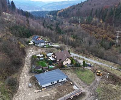 PREDAJ!!! 14 stav. pozemkov v súkromnej ulici na okraji obce Ovčiarsko