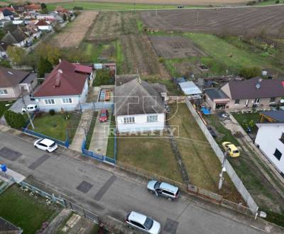 Rodinný dom s pozemkom 2400m2, Pobedim, okr.Nové Mesto nad Váhom - Rez
