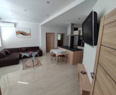 Prenájom pekný 4 izbový byt v centre mesta