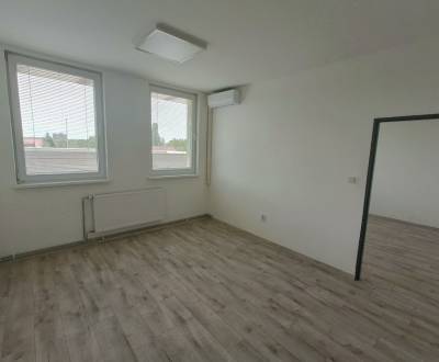 Dvojkancelária s parkovaním na Chrenovej