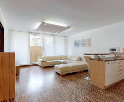 Na prenájom krásne prerobený 2i byt, Šafárikova - Trenčín