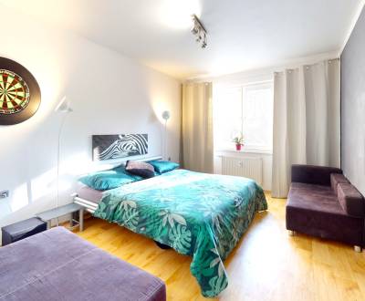 Priestranný 3-izbový byt v murovanej bytovke | Nová Dubnica