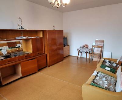 PREDAJ: 2 izbový veľkoplošný byt, 67 m2 - Komárno