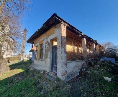 Rodinný dom, stavebný pozemk  na predaj v lokalite Šahy časť Tešmák