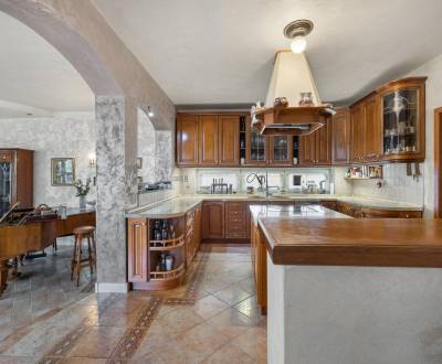 ZNÍŽENÁ CENA!!!Rustikálny rodinný dom na predaj - Miloslavov