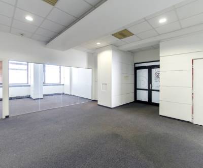 Kancelárske priestory 310m2, možnosť úprav, parkovanie, INCHEBA TOWER