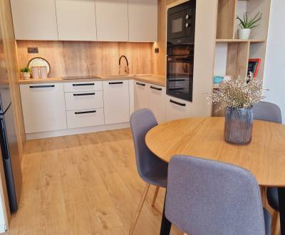 PRENÁJOM • zariadený 2 izbový byt s parkovacím miestom • Senica