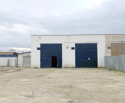 Komerčný objekt - dve haly (garáže), administratívne priestory