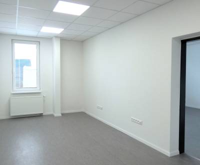 Prenajaté: klimatizovaná kancelária 42 m2, Trnava ulica Bulharská 