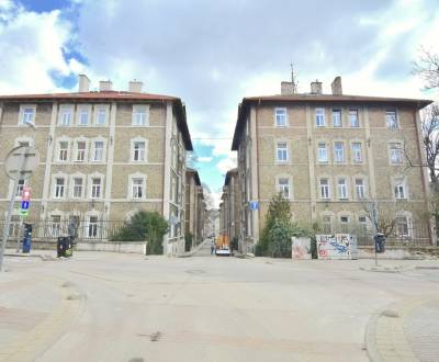 ZEHNHAUS, celé podlažie, 193 m2 – UNIKÁTNA PONUKA v historickej budove