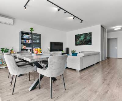 BA/KARLOVA VES - Predaj veľkometrážneho moderného bytu s terasou
