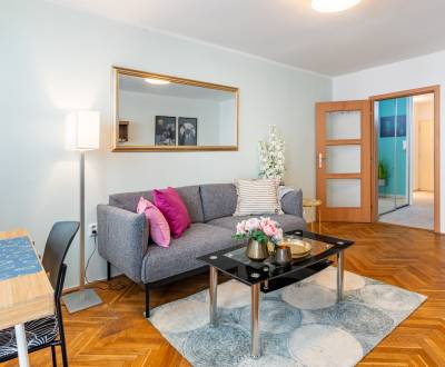 REZERVOVANÉ Svetlý 1i byt 40m2, s balkónom v centre mesta 