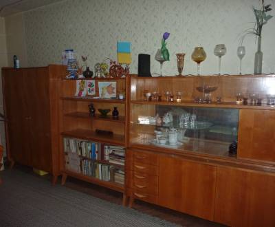Trojizbový byt v tehlovej bytovke v Lučenci