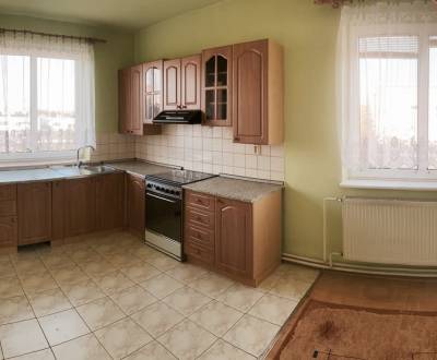 Trojizbový byt s garážou a parkovacím miestom v Lučenci