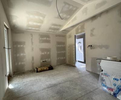 PREDAJ | Novostavba 2 izbovy drevodom, Nitrianske Hrnčiarovce 