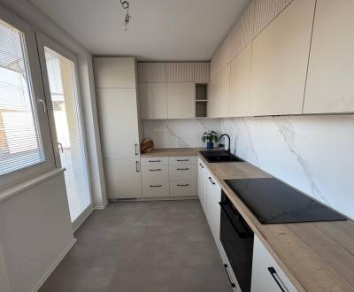 Rezervovaný 3-izbový byt s dizajnovou kúpeľňou a novou linkou 