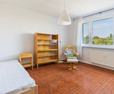 Svetlý 4i byt 80m2, lodžia, nepriechodné izby, príjemná lokalita