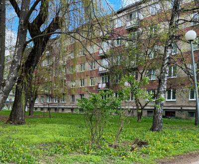 REZERVOVOVANÉ: TEHLOVÝ 2,5 izb. byt s balkónom, 64 m2 SÍDLISKO - B. B.