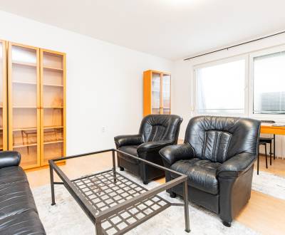 Priestranný 4i byt v Novom meste na prenájom