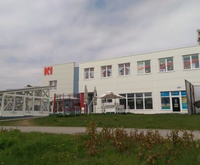 Prenájom: 101 m2, prízemie: služby, obchod s výkladom, K1 - Sásová