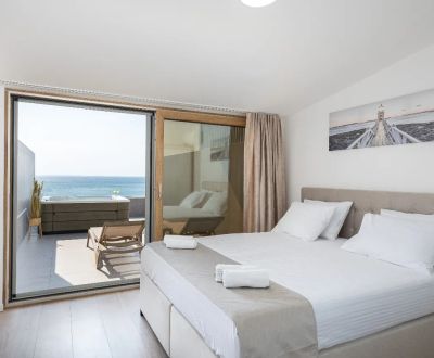 CHORVÁTSKO - Luxusné apartmány 10 m od mora - PAG, POVLJANA
