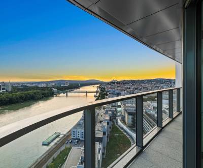 Nadštandardný štvorizbový byt v Eurovea tower s výhľadom 