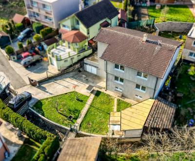 Dvojpodlažný rodinný dom v obci Banka pri Piešťanoch