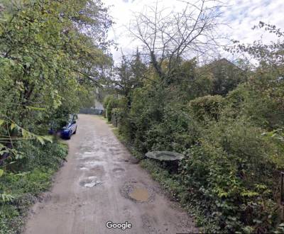 Stavebný pozemok v Dúbravke - PREDAJ 