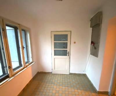 Na predaj RD s veľkým pozemkom a stavebným potenciálom