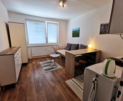 Na prenájom  garsónka, Cintorínsky rad, Komárno. Prenajaté.