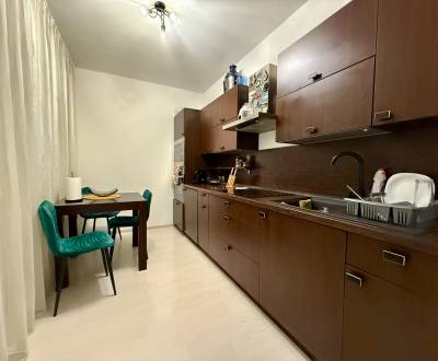 REZERVOVANÉ - 1i byt bez ďalších investícií, 2x loggia, ul. Botanická